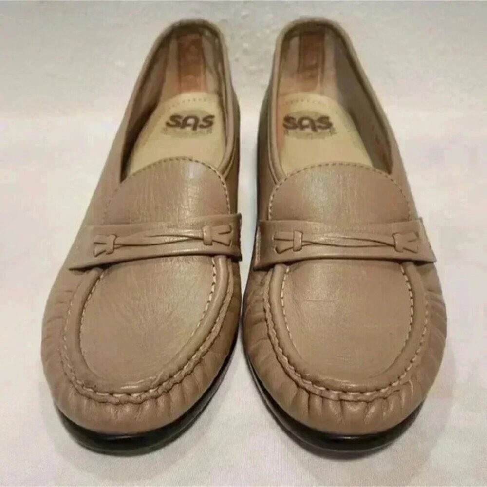 Women's Loafer Heels Size 7.5 Slim (A/AA) Casual Color Tan / Taupe